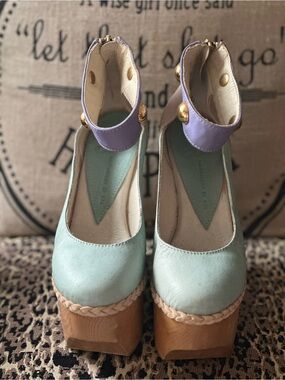 Aussie Designer handmade Women’s Mint Green and Lavender Platform Sandals sz 6